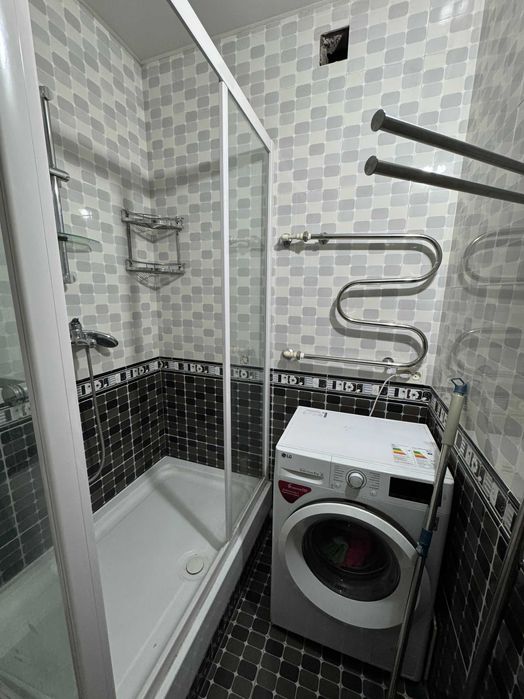 Продаю свою однокомнатную квартиру Новза 2/4/4