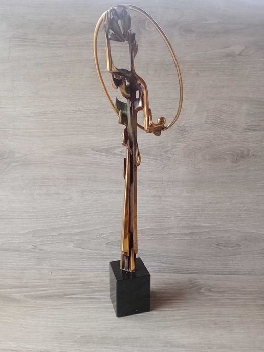 Авторска пластика статуетка