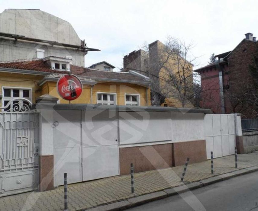 Продава се Къща в София, Център - 240 кв.м за 1209 €/кв.м - Снимка #2