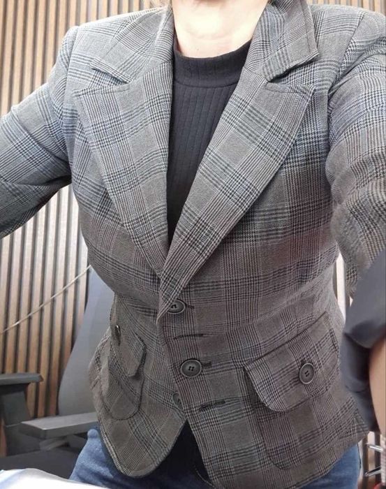 Дамско късо сако