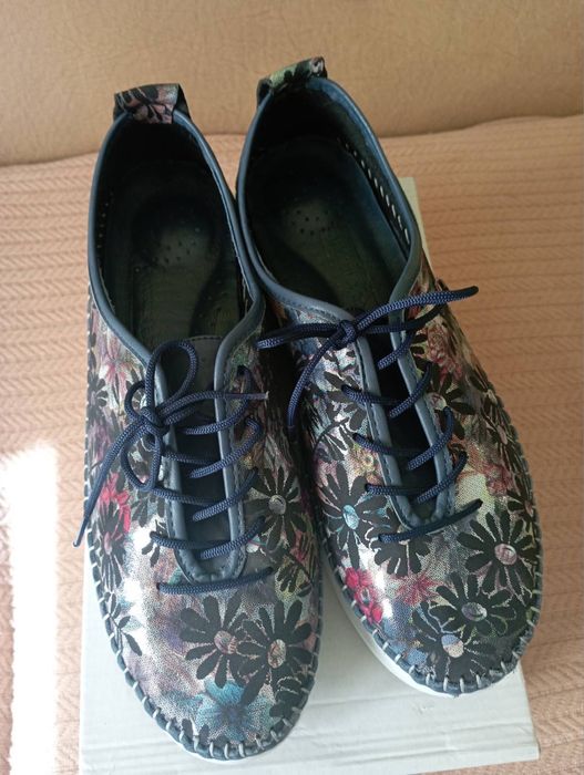 Уникални нови мокасини