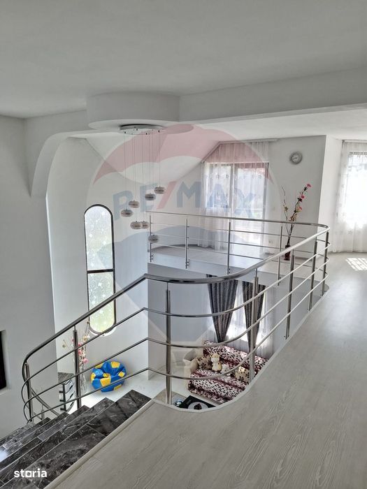 Casă / Vilă cu 5 camere de vânzare
