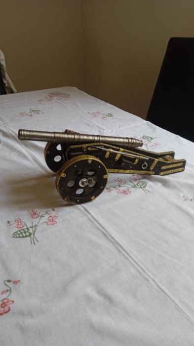 Tun confecționat manual