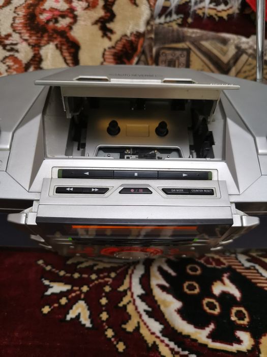 Radio caset SONY auto revers-Cd-D55