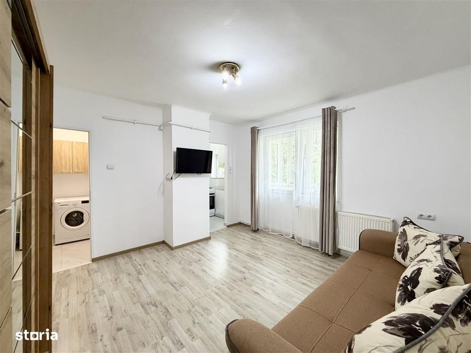 Garsoniera de inchiriat – renovata, prima inchiriere , cu balcon