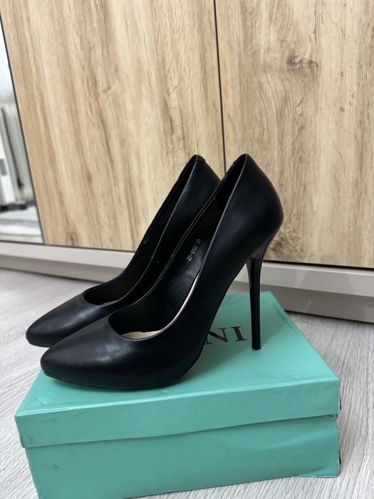 Продам женские туфли