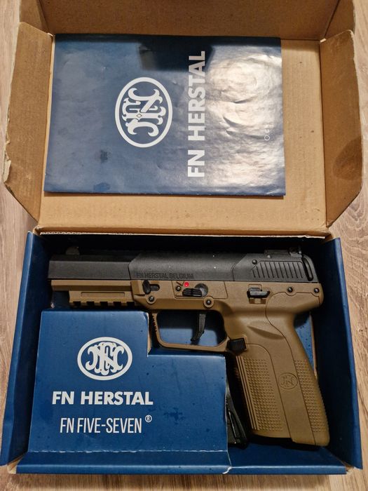 Pistol Cybergun  FN Five Seven green gas, airsoft