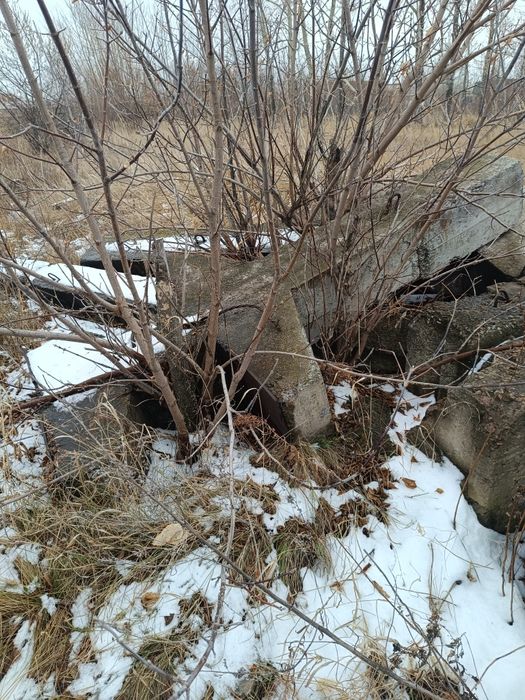 Блоки железобетонные 7 шт