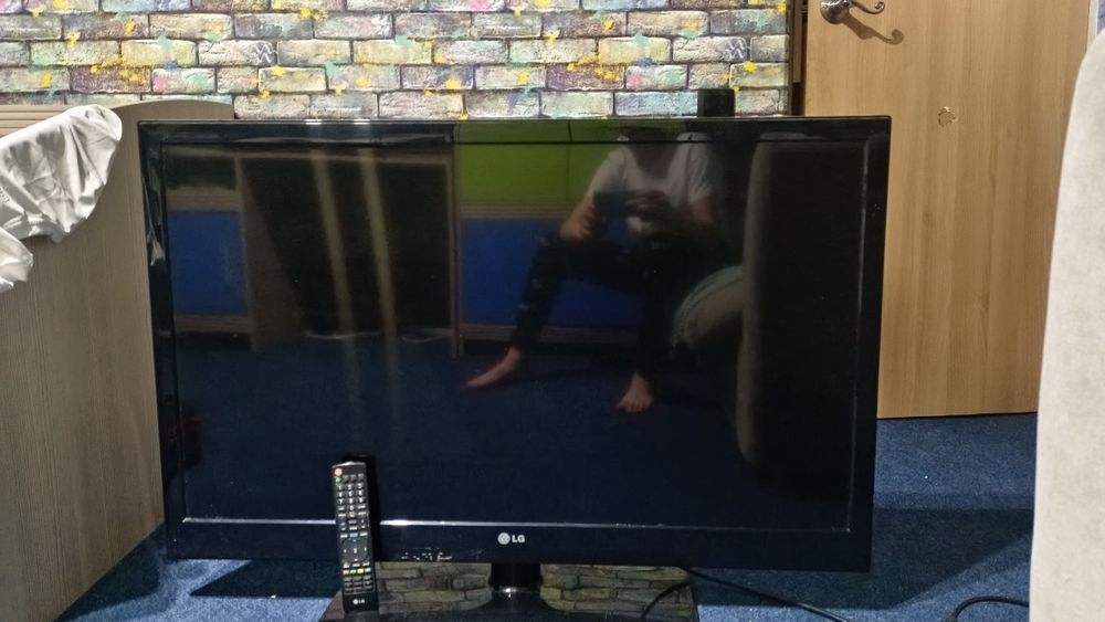 Продам Телевизор LG