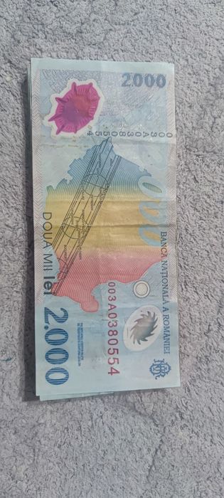 Bancnote de 2000 lei cu eclipsă