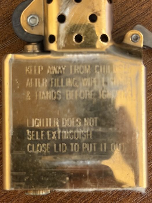 Зажигалка Zippo из 90-х.