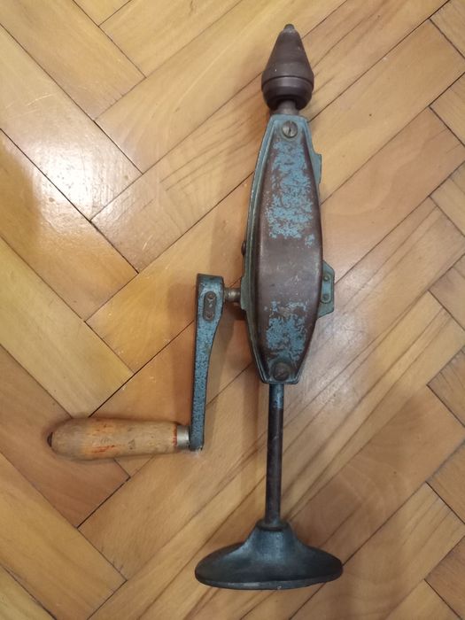 Старинен ръчен маткап за пробиване