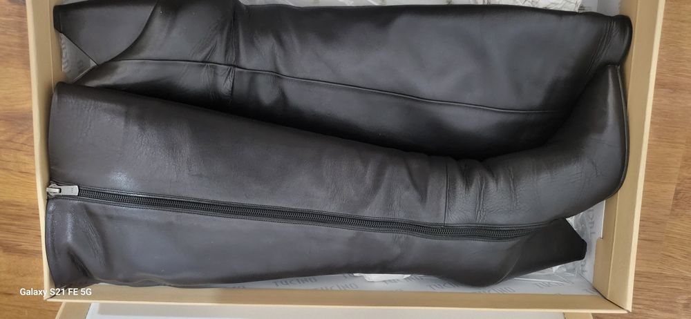 Продам зимние сапоги