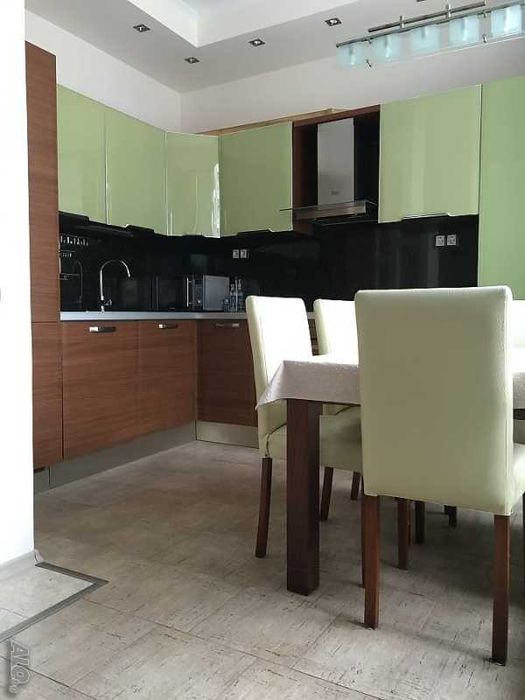 Дава се под наем Тристаен апартамент в Бургас, Лазур - 100 кв.м за 900 € - Снимка #1