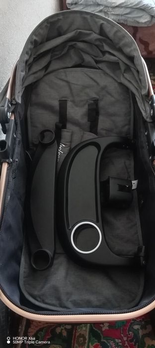 Bolalar aravachasi kalaska sotiladi