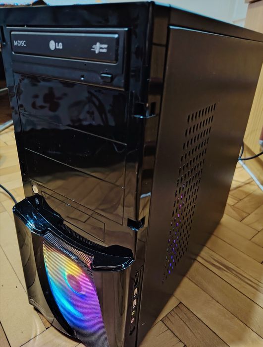 Само за 349 евро ! Геймърски компютър i7 4 ядра 8 нишки SAPPHIRE NITRO