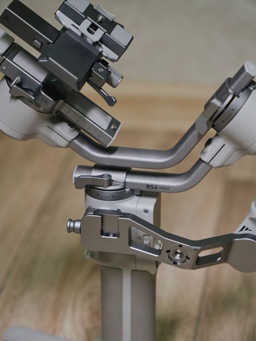 Продам DJI RS4 mini combo