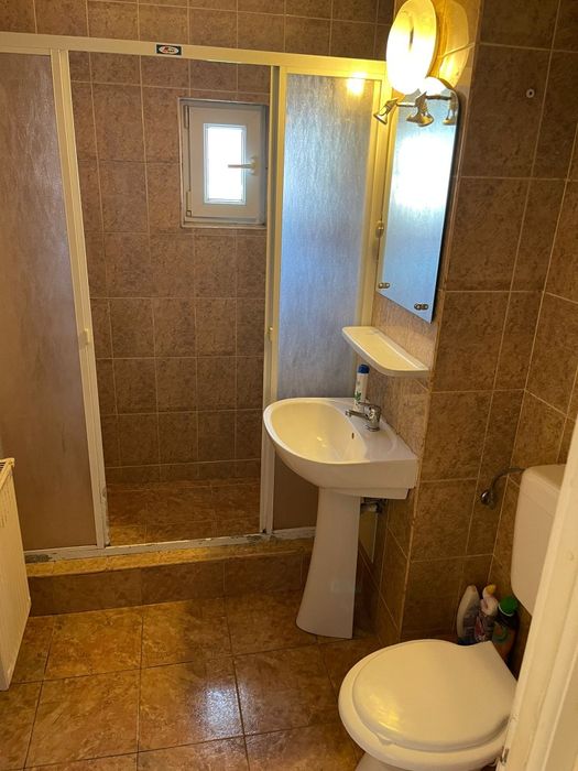 Inchiriez apartament cu 3 camere