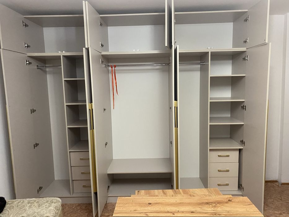 Продам шифоньер в отличном состояний