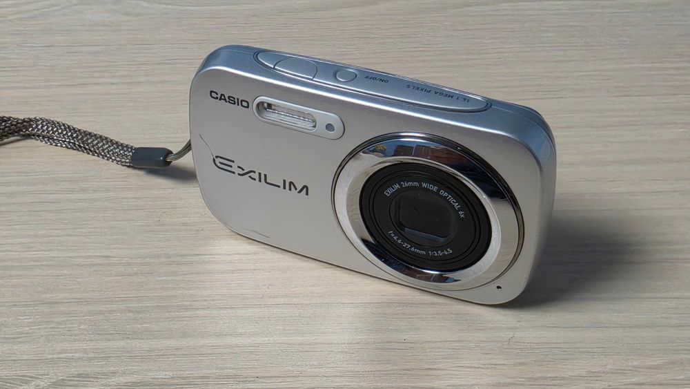 Aparat Foto Compact Casio Exilim EX-N50 – Argintiu, 16.1 MP