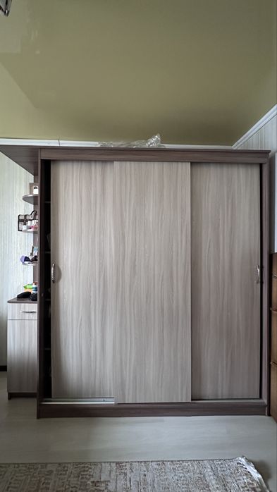 Шкаф купе с тумбой