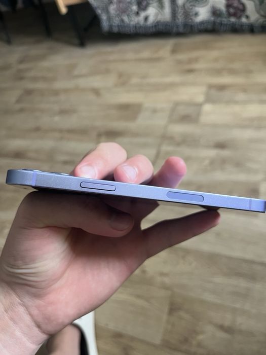 обменяю Techno Camon 19 и Iphone 12 на Iphone 13
