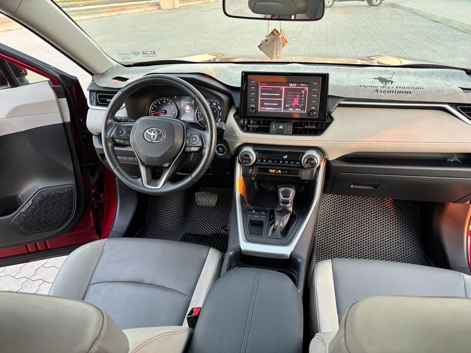 Рав 4 2019 в идеальном состоянии