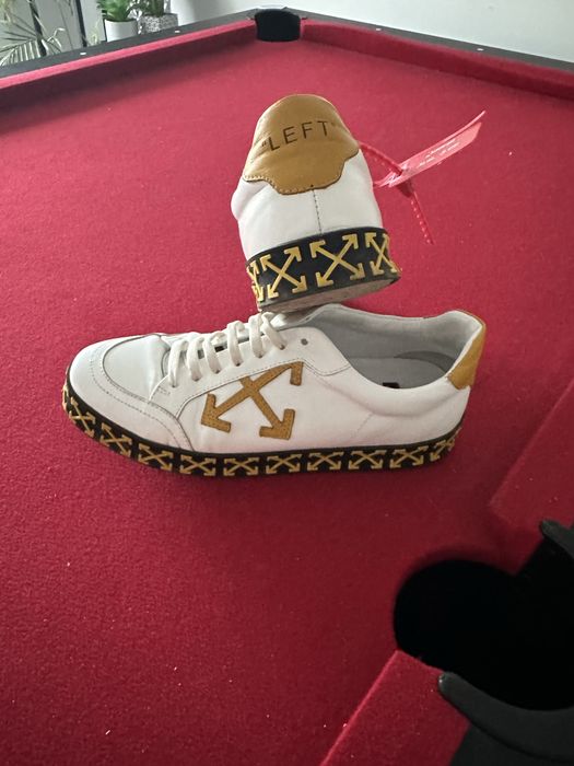 Adidasi off white marimea 41