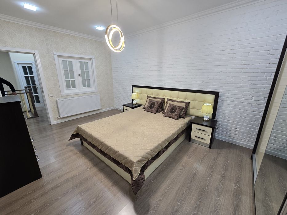 Luks 5 xona lik sotiladi fargona flagman oldida