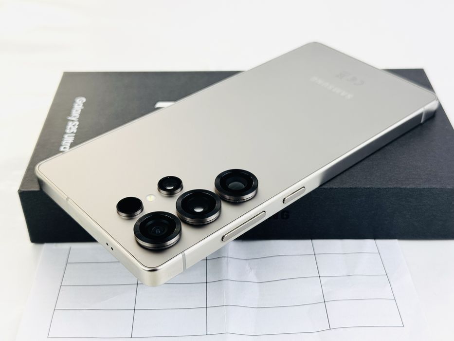 Samsung S25 Ultra 5G 256GB Titanium Gray 100% Батерия 2г. Гаранция!