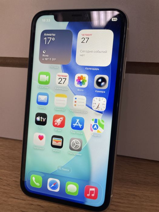 iPhone 11  на 64Gb