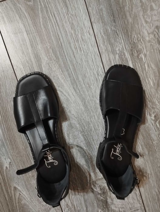 Официални и ежедневни обувки