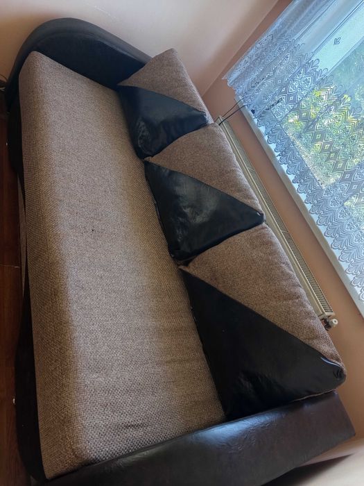 Продавам диван 90€