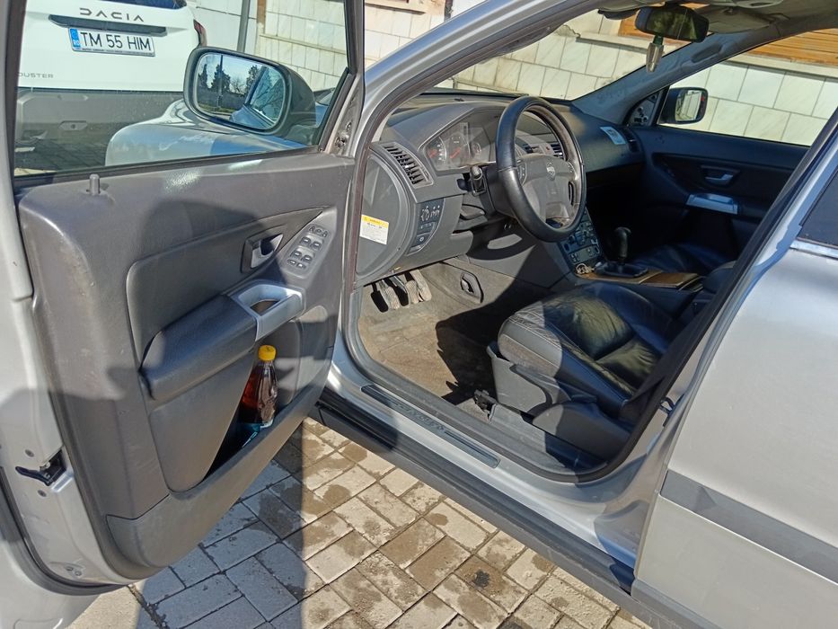 Volvo XC90 2.4D 184cp E4 Schimb cu Auto Moto ATV Quad mai ieftin șiDif