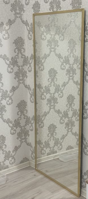 Зеркало в обрамлении