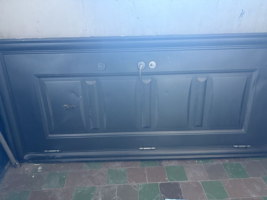 СРОЧНО Входная дверь б/у