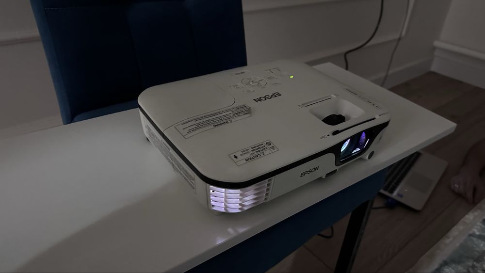 Проектор сатылады