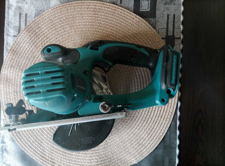 Акумулаторен циркуляр Makita dss501