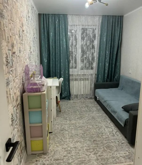 продам 3-х ком. центр 2-этаж