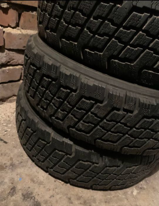 195 65 15 4 броя добро състояние добър грайфер