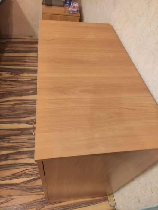 В продаже хороший комод