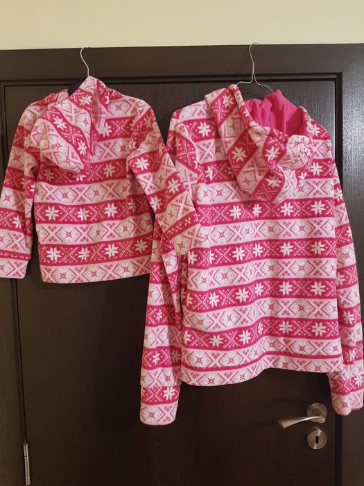 Еднакви суичъри мама и мини