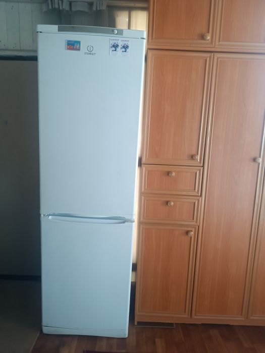 Продам холодильник