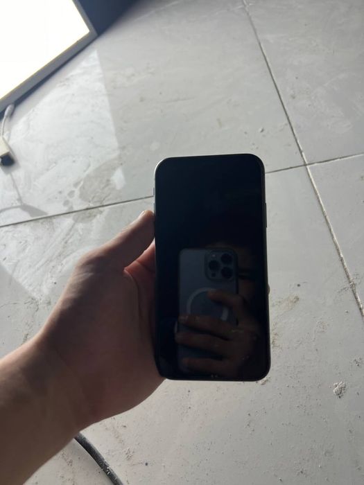 Iphone 11 чорны yomks 97