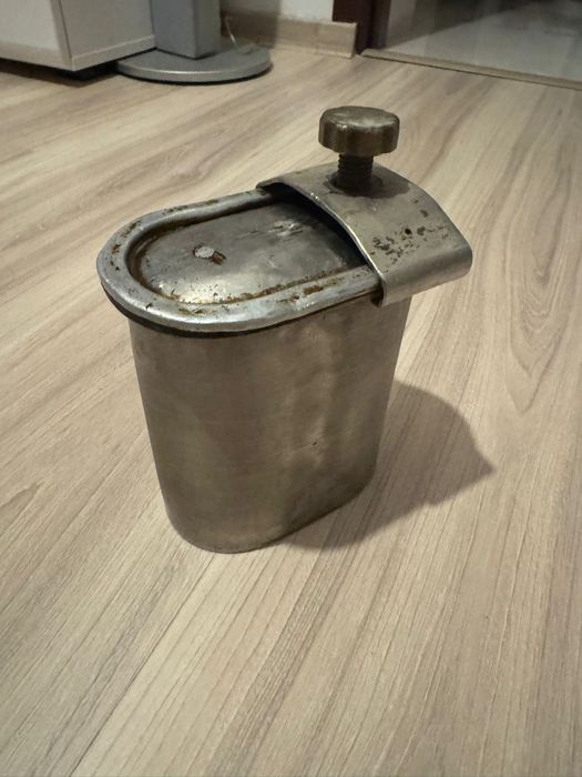 Vand Rezerva de metal vintage epoca comunista pentru colectionar!