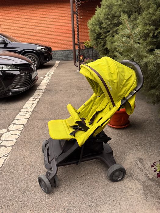 Детская коляска бренда Nuna