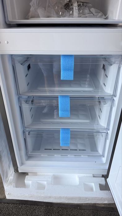 Хладилник с фризер  INDESIT INK21411G4UK 301L | TOTAL NO FROST | 60/40 | КЛАС E | FRESH SPACE