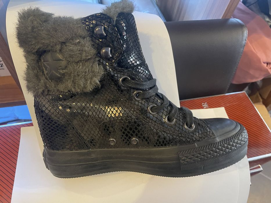 Vind converse originali marimi de la 35  la 39,5 pret 150 ron