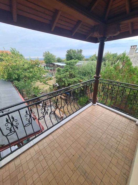 Двуетажна къща в кв.Кенана,град Хасково