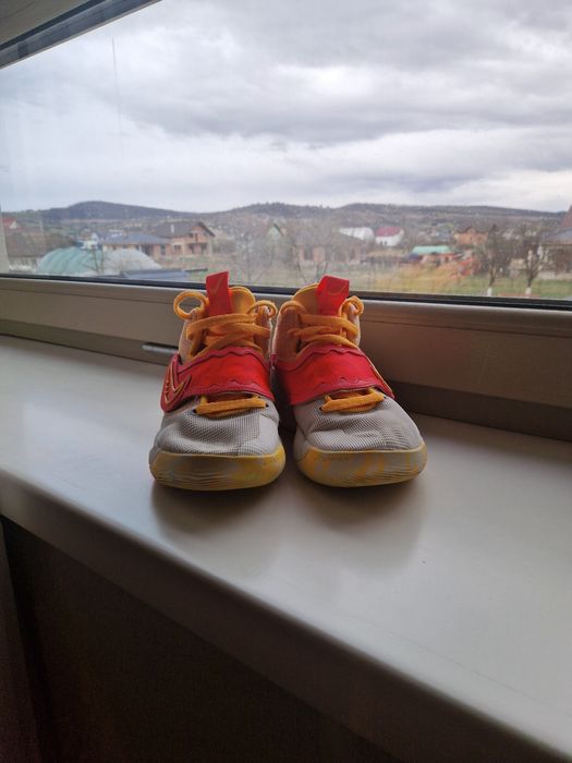 Pantofii de baschet Nike KD TREY 5 X